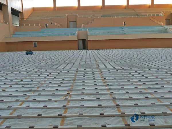 體育運(yùn)動(dòng)木地板