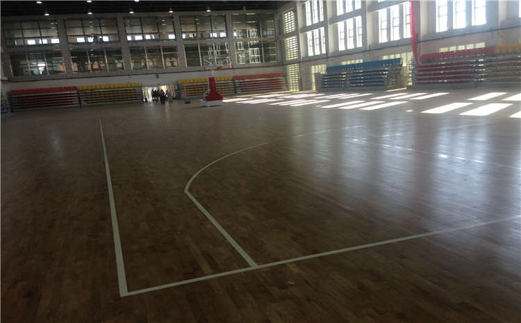 學(xué)校舞蹈房木地板怎么翻新?