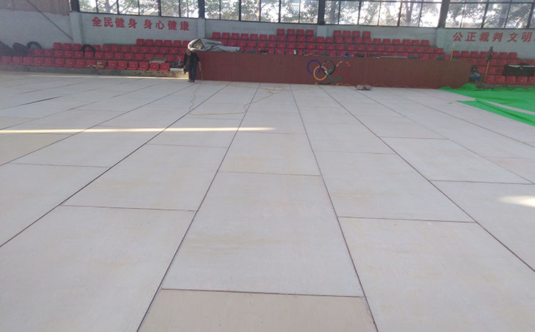 保養指接板實木運動地板時禁止打蠟