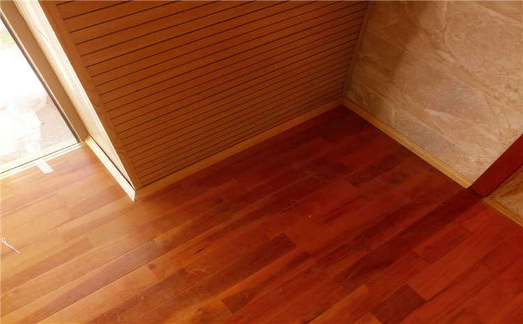 橡膠木NBA籃球場木地板怎么維修?